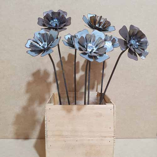 Flower - Daisy on Stake - Metal Art - Raw Finish